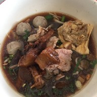 ก๋วยเตี๋ยวยักษ์ใหญ่  หมู่บ้านกรุงศรีซิตี้ คลองสวนพลู