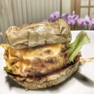 เบอร์เกอร์วิทยา-ฟู้ดทรัค ดราก้อนทาวน์ จุฬาฯซอย20