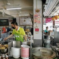 บรรยากาศ ขาหมูเมืองทอง