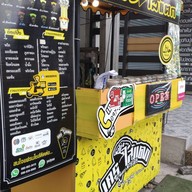 หน้าร้าน เครปไส้แตก ฮาลาล หาดใหญ่