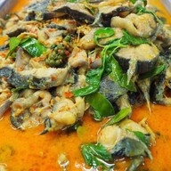 ร้านข้าวแกงแม่ต้อย”ร้อยหม้อ”