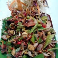 ร้านลาบอุบล แหลมฉบัง