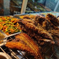 ข้าวแกงประถม -ข้าวกระเพรา