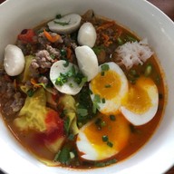 ปิ่นโตบะหมี่บ้าพลัง