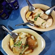 เมนูของร้าน ก๋วยจั๊บอากีระ