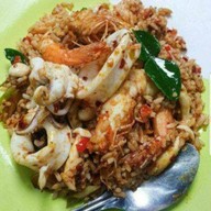 สุกี้สุดยอดน้ำจิ้ม ตาเหนาะ อาหารตามสั่ง ราดหน้า ผัดซีอิ้ว คั่วไก่ เจ้าเก่าท่าน้ำนนท์