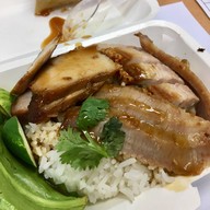 รสริน ข้าวหมูแดงหมูกรอบ ซูวี