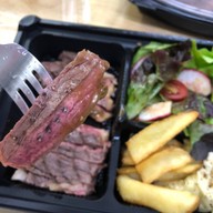 เมนูของร้าน B Beef Burger