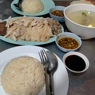 เมนูของร้าน ข้าวมันไก่เลิศรส