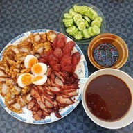 หมูแดง-หมูกรอบ รังสิต (ข้าวมันไก่นายเก๋า)