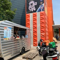 Maxxlife Cafe (นวลจันทร์ 56)