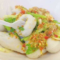 ลูกชิ้นทอดและยำคุณเก๋