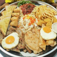 สเต็กถาดป้าน้อย ร้านมีที่เดียว ไม่มีสาขาครับ