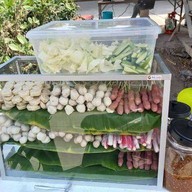 ลูกชิ้นทอดและยำคุณเก๋