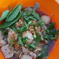 ขวัญชัย แปดแยก