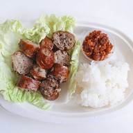ครัวหลานยาย (Krua Lahn Yai)