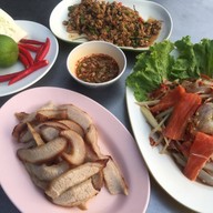 ลาบเป็ดอุบล ม.มหิดล หน้าธนาคารกรุงเทพ