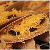 แม่เล็กขนมเบื้องไทยโบราณ (เจ้าเก่าตลาดกระทรวงการคลัง)