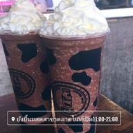 เมนูของร้าน Yongyee Freshmilk ไนท์บราซ่าบุรีรัมย์