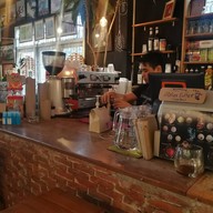 Atelier Cafe' and Studio