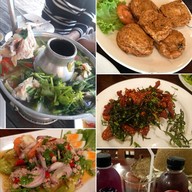 เมนูของร้าน สวนอาหารชานเรือน