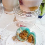 แม่พลอย ขนมหวานพาสเทล