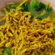 ราดหน้ายอดผักเอ็มไพร์ ปรีดีพนมยงค์39 สุขุมวิท71