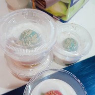 แม่พลอย ขนมหวานพาสเทล