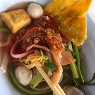 เมนูของร้าน รสหนึ่ง ก๋วยเตี๋ยวเสวยลูกชิ้นปลาเชียงใหม่ เชียงใหม่