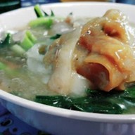 ราดหน้ายอดผักเอ็มไพร์ ปรีดีพนมยงค์39 สุขุมวิท71