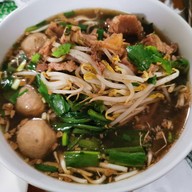 ก๋วยเตี๋ยวอิ่มเอม