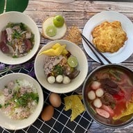 แม่คิ้ม ก๋วยเตี๋ยวต้มยำ โบราณ