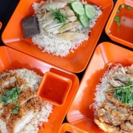 ข้าวกล่องคุณยาย ถนนพระแก้ว