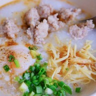 โจ๊กอยุธยา ก๋วยจั๊บ (ฮาลาล)