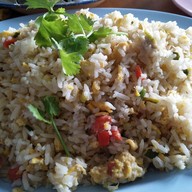 ด.ช.ก๋วยเตี๋ยวลุยสวน คุ้มเกล้า