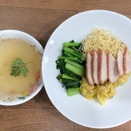 ร้านข้าวหมูแดงคอนแวนท์byลุงสวัสดี