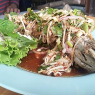 ด.ช.ก๋วยเตี๋ยวลุยสวน คุ้มเกล้า