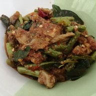 เมนูของร้าน บ้านทิพย์โภชนา ตามสั่ง ยำ หมูแดง หมูกรอบ ขาหมู ก๋วยเตี๋ยว