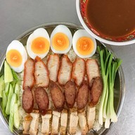 นายดำ บะหมี่เกี๊ยวข้าวหมูแดง สาขา1 อ่อนนุช