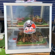 หมูปิ้งฮีโร่ by สะโบมั้ย