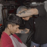 ตัดผมชายนอกสถานที่ Trimersbarbershop