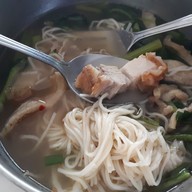 เมนูของร้าน บะหมี่เทวดา  อร่อยขั้นเทพ ตลาดเสรี ศูนย์การค้าเดอะไนน์