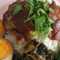 ข้าวขาหมูเจ๊แอน ซอยสามเสน 28