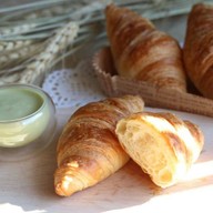 ครัวซองค์ฝรั่งเศสดิป & เค้ก by Delicake(ประชาอุทิศ) ประชาอุทิศ เขตราษฎร์บูรณะ