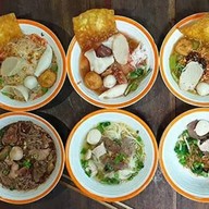 ก๋วยเตี๋ยวกาญจนา (เจ้าเก่าปากเกร็ด)