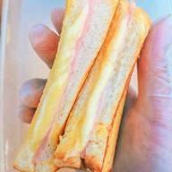 แซนวิชปิ้ง ตลาดเช้าวัดหนองแขม เพชรเกษม81