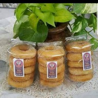 หน่อย โดนัท