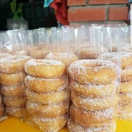 หน่อย โดนัท