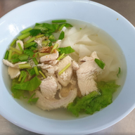 เมนูของร้าน ก๋วยเตี๋ยวไก่ไทย เจ๊ฮวง