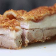 นายตึ๋ง ข้าวหมูแดง บางนา-ราม2